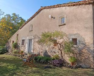 Vista exterior de Finca rústica en venda en Riells i Viabrea amb Jardí privat