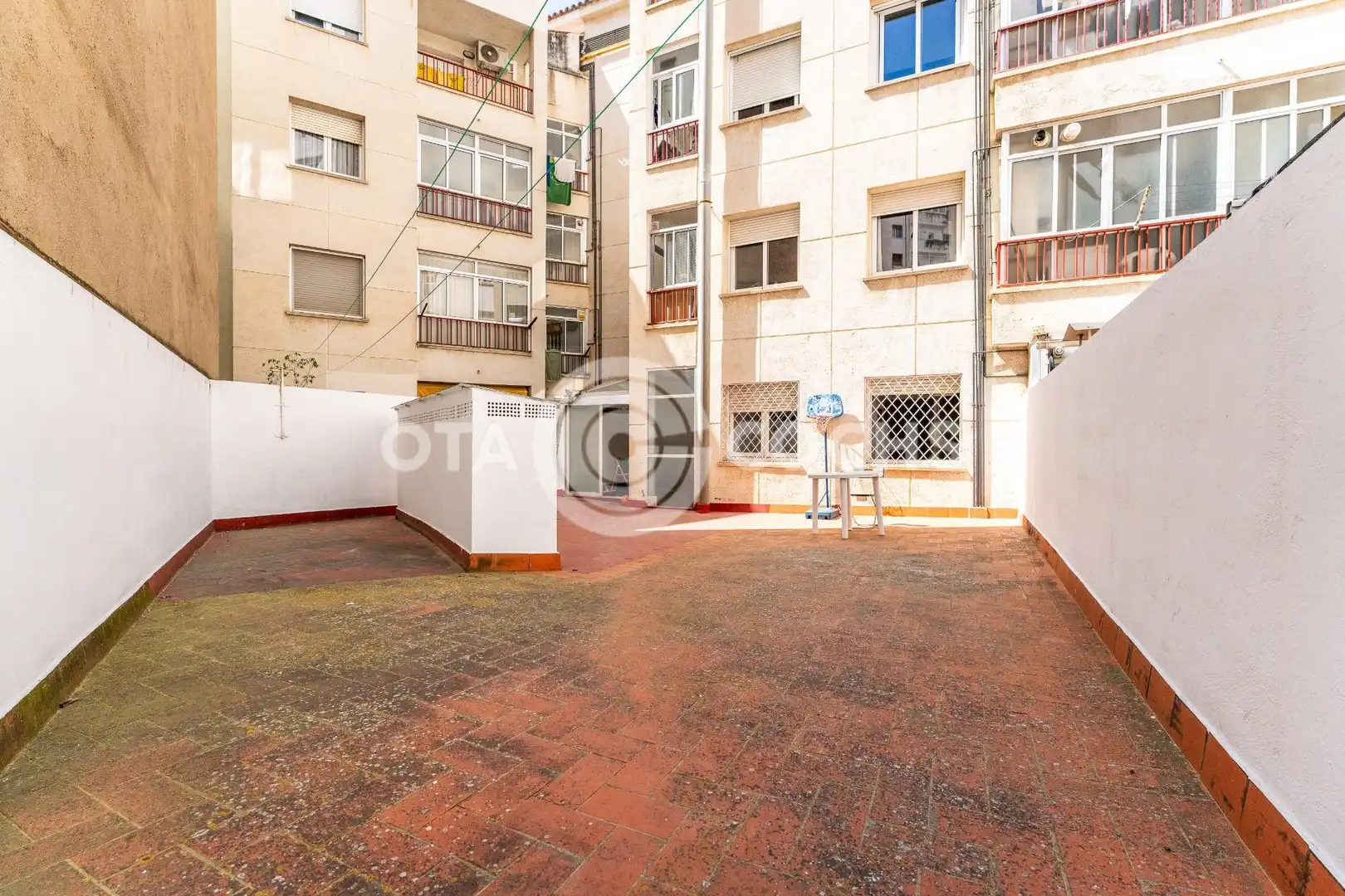 Vista exterior de Pis en venda en Reus amb Terrassa i Balcó
