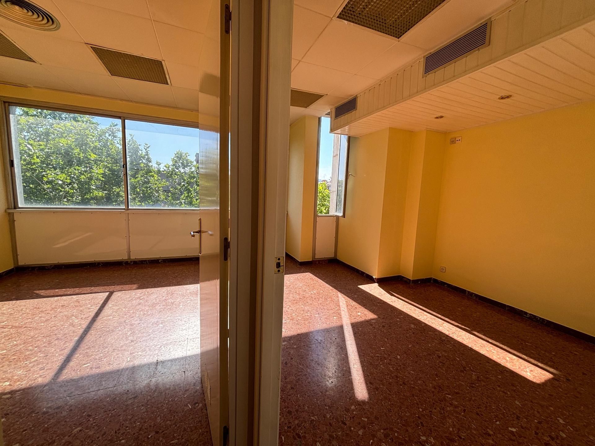 Oficina en venda en Manresa amb Aire condicionat