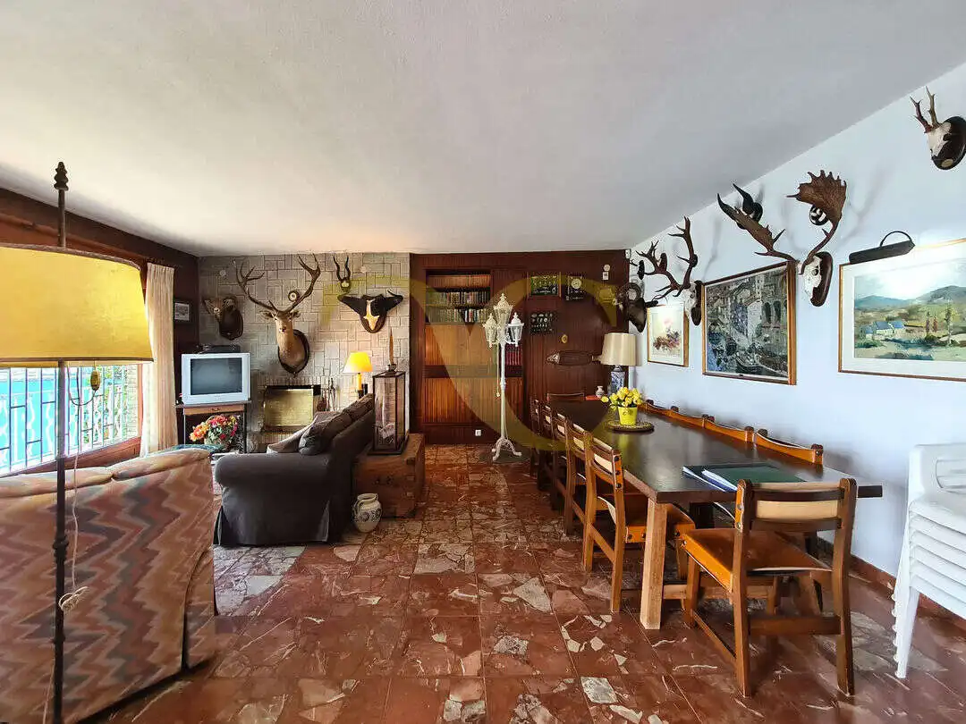 Sala d'estar de Casa o xalet en venda en Castropol amb Calefacció, Jardí privat i Terrassa