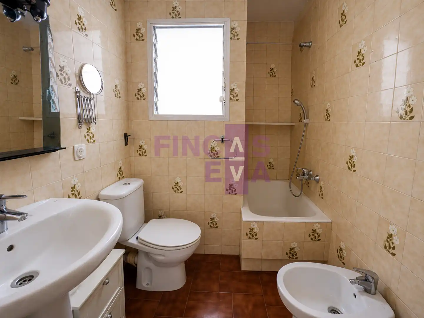 Baño de Piso en venta en Barcelona con Calefacción, Trastero y Balcón