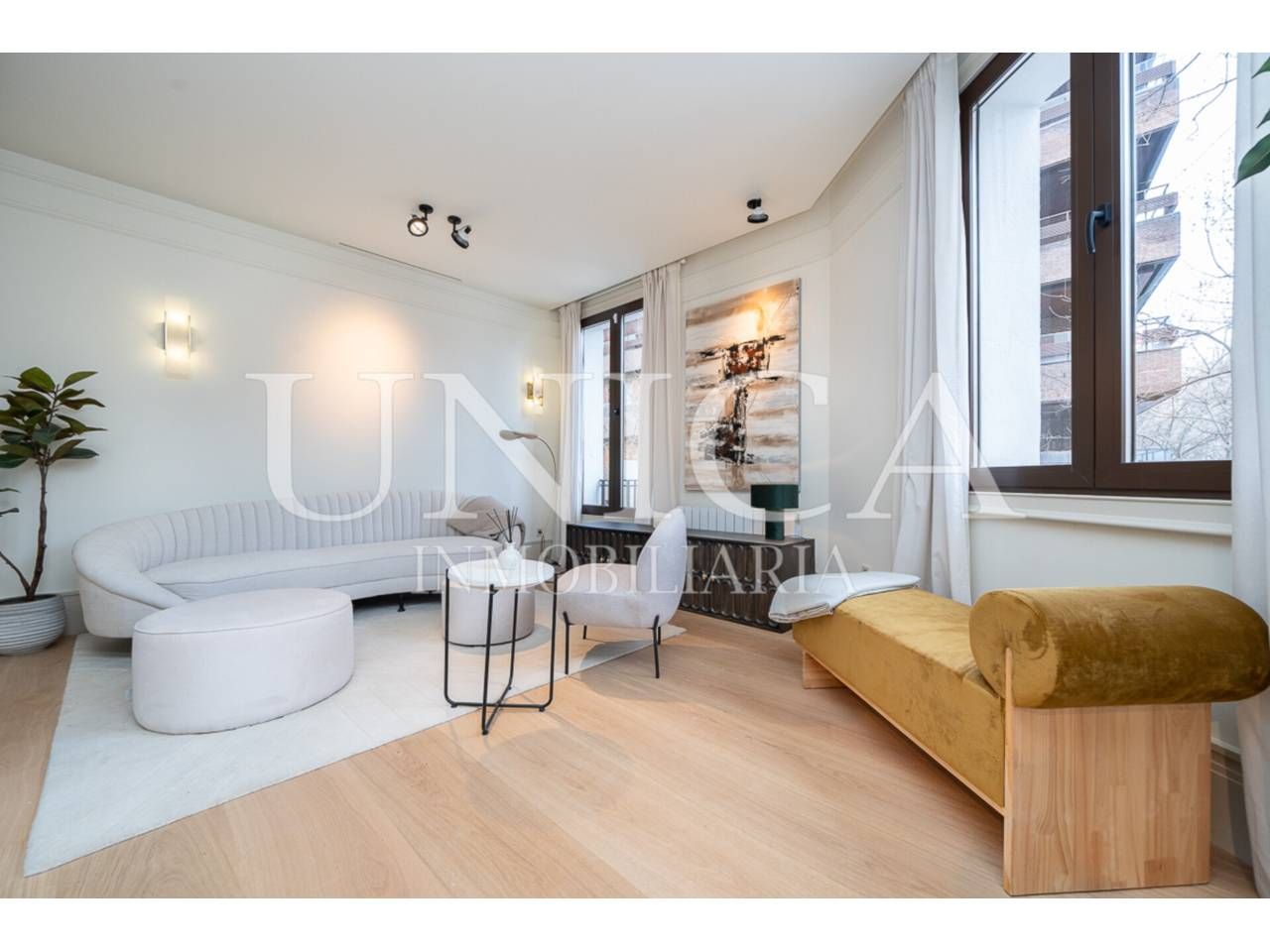 Living room of Flat for sale in  Madrid Capital  with Air Conditioner and Heating