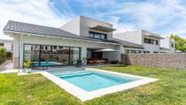 Swimming pool of Single-family semi-detached for sale in Boadilla del Monte  with Air Conditioner and Swimming Pool