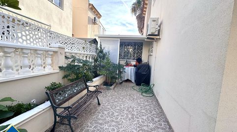 Casa renovada con piscina comunitaria, en la provincia de Alicante, en la ciudad de Orihuela Costa. 5 habitaciones | 103 m² | 2 ki, imatge 3