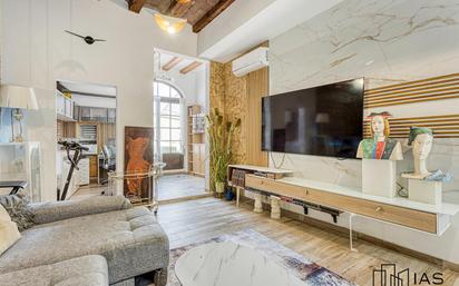 Living room of Flat for sale in  Barcelona Capital  with Air Conditioner, Heating and Private garden
