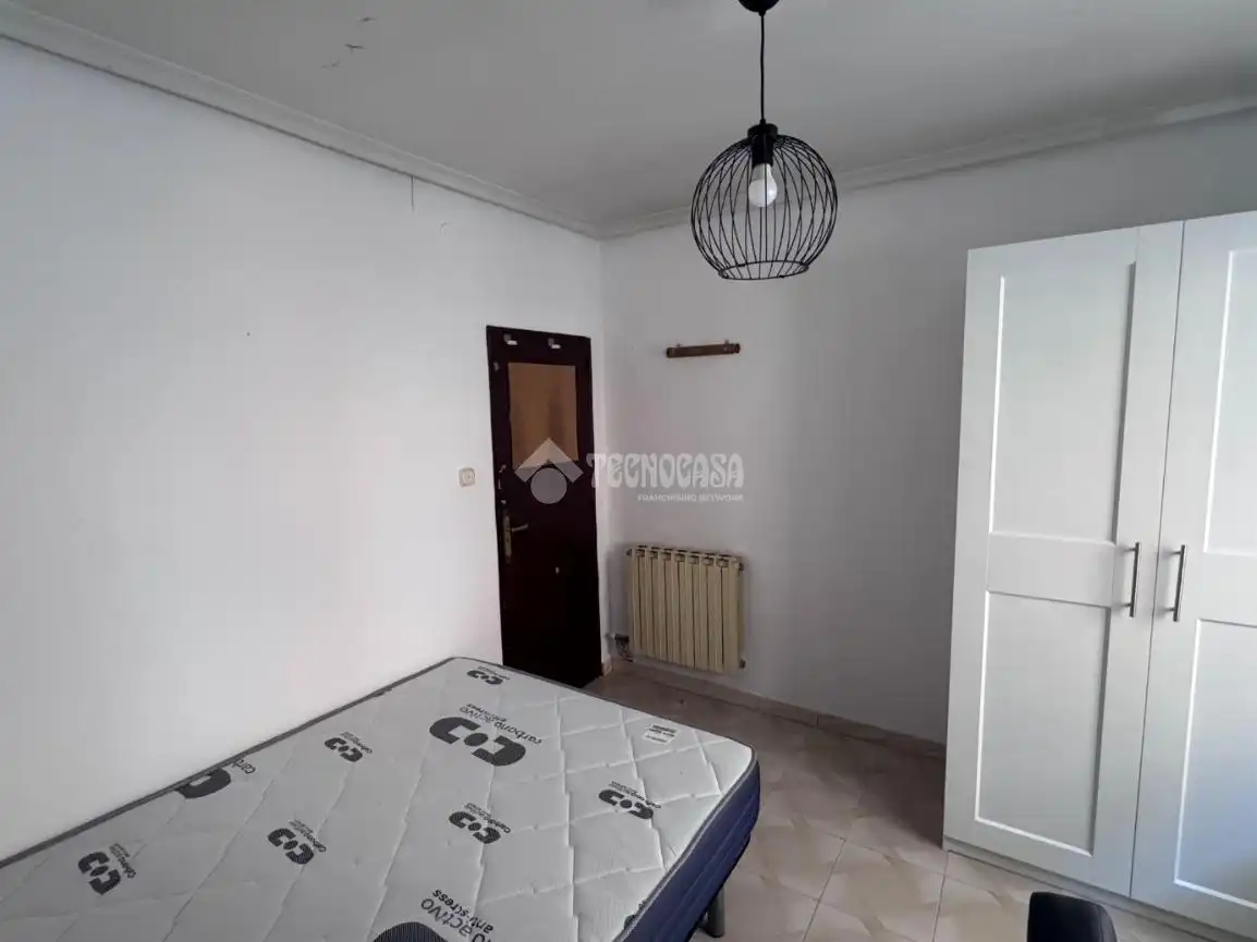 Habitación de Piso en venta en León Capital  con Calefacción