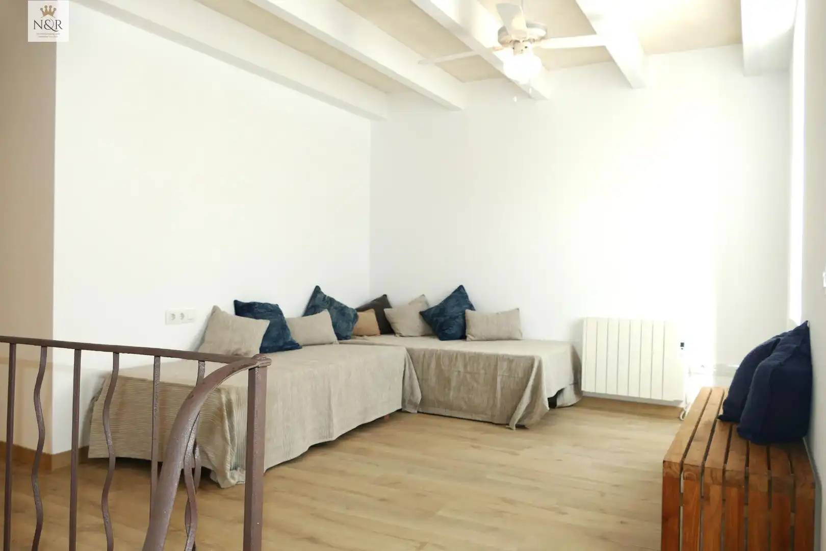 Sala d'estar de Casa o xalet en venda en Maó - Mahón amb Jardí privat, Parquet i Terrassa