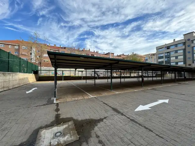 Moto in affitto a Calle Paula Montalt 11, imagen 12