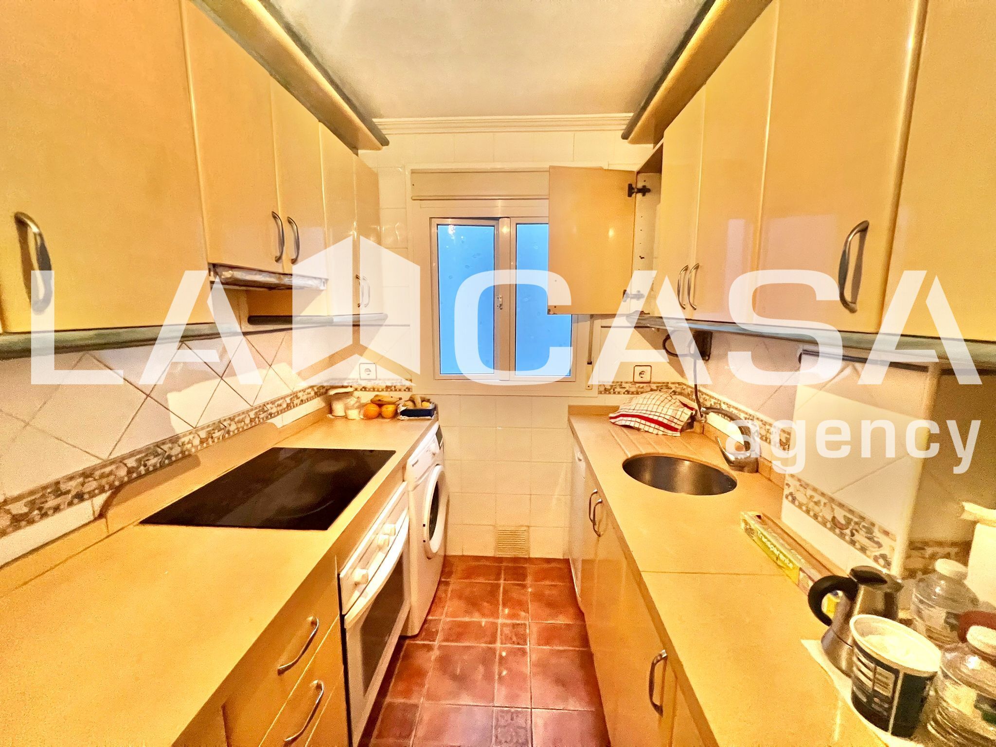 Kitchen of Flat for sale in Dos Hermanas  with Air Conditioner and Terrace