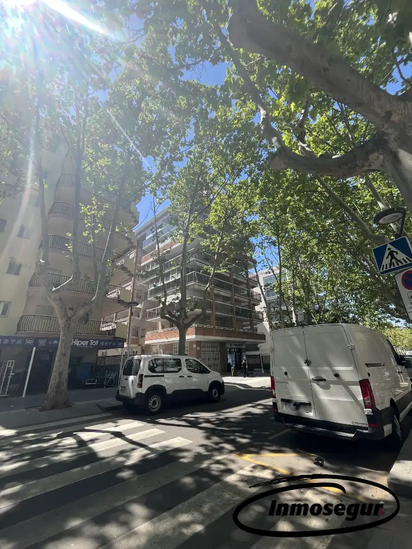 Außenansicht von Geschaftsraum zur Miete in Salou mit Klimaanlage und Terrasse