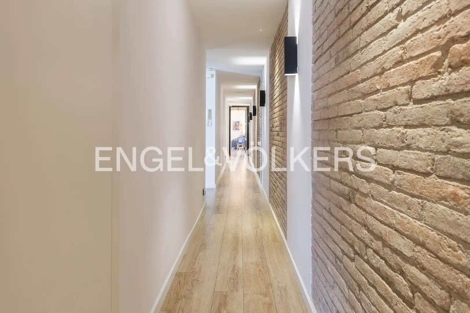 Flat for sale in Barcelona  with Air Conditioner, Heating and Balcony