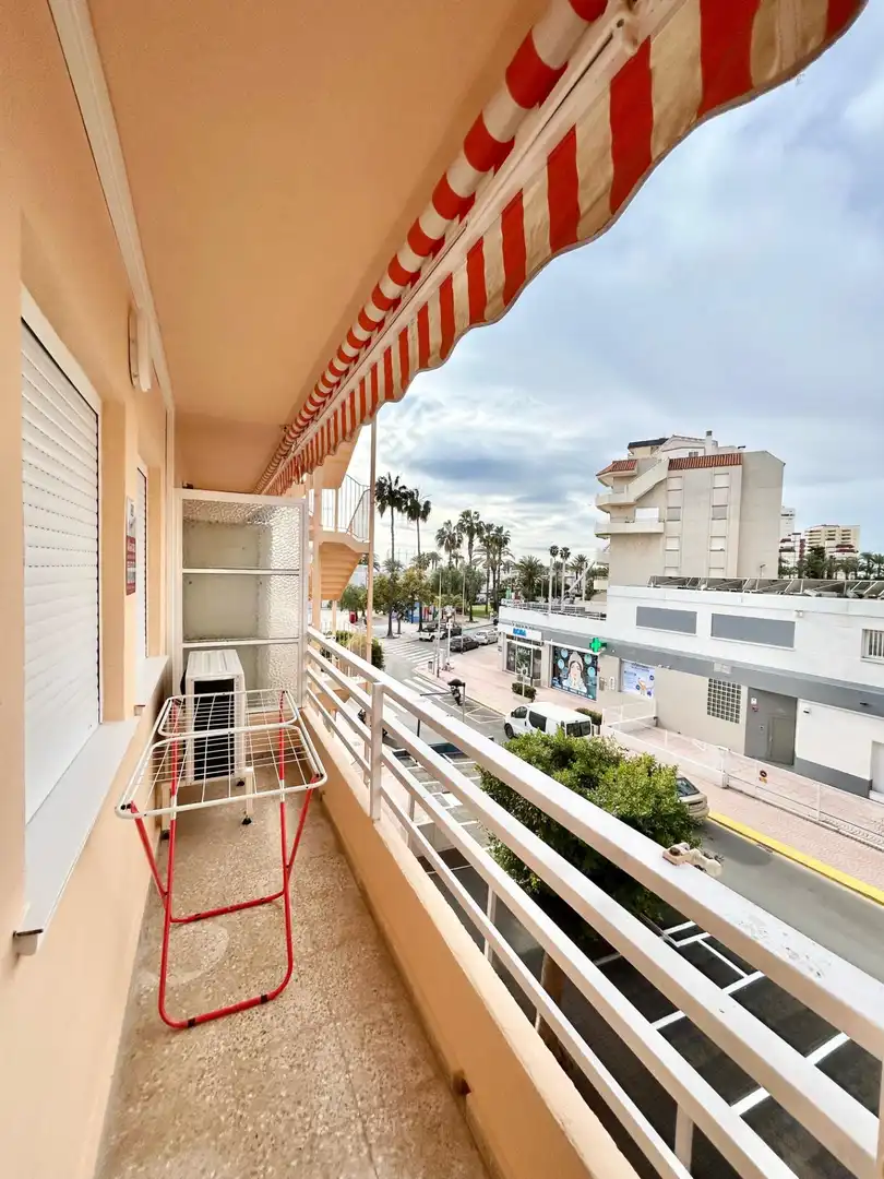 Vista exterior de Apartament de lloguer en La Pobla de Farnals amb Aire condicionat, Terrassa i Moblat