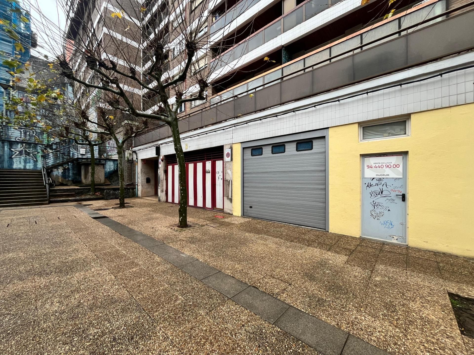 Vista exterior de Local en venda en Basauri 