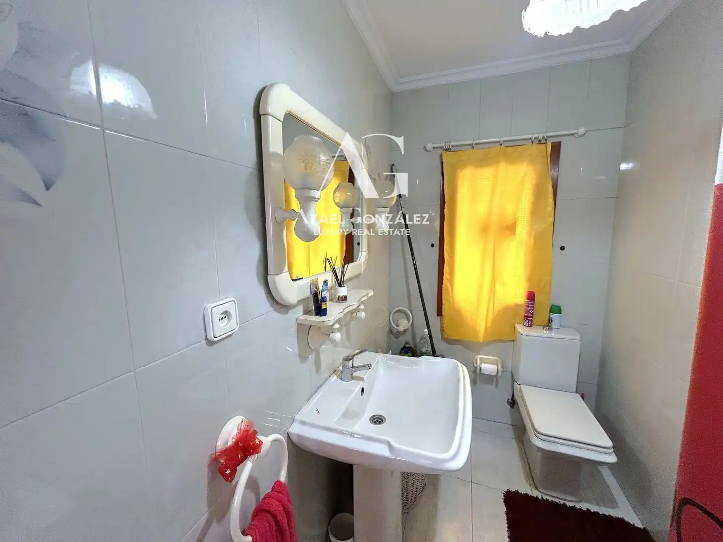 Bathroom of Flat for sale in Santander  with Storage room and Furnished
