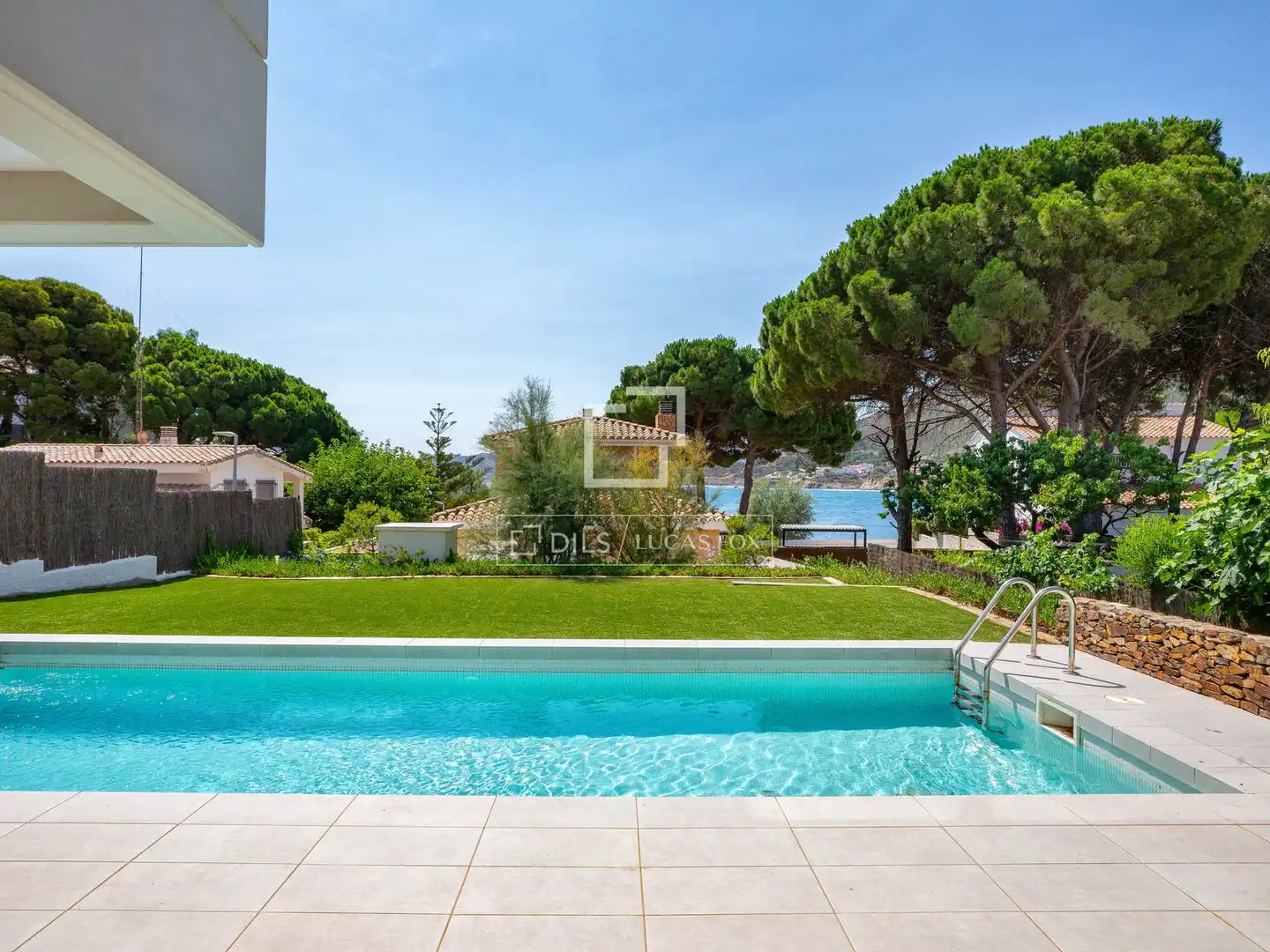 Piscina de Casa o xalet en venda en Llançà amb Aire condicionat, Calefacció i Jardí privat