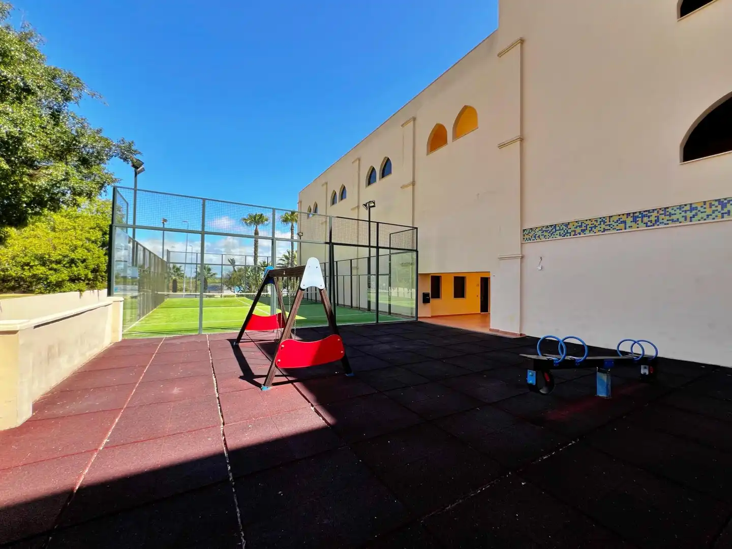 Vista exterior de Casa adosada en venta en Ayamonte con Aire acondicionado, Calefacción y Terraza