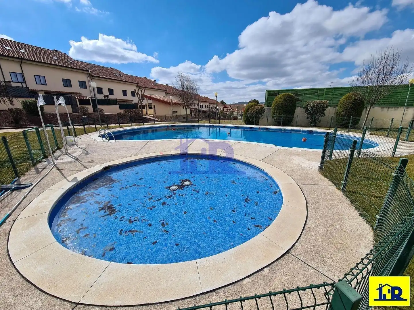 Piscina de Piso en venta en Chillarón de Cuenca con Aire acondicionado, Calefacción y Parquet