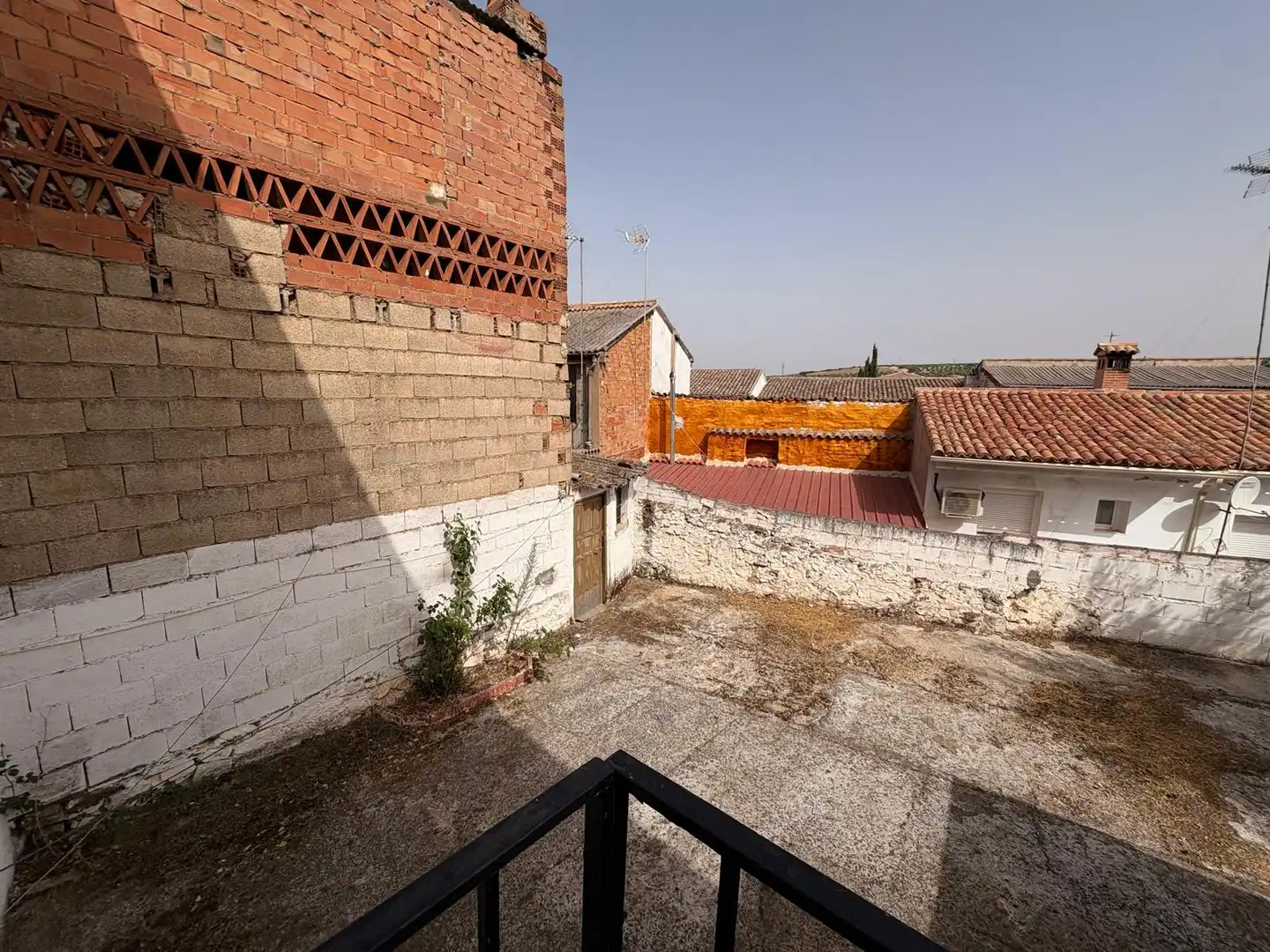 Terrassa de Casa adosada en venda en Montizón amb Aire condicionat, Calefacció i Jardí privat