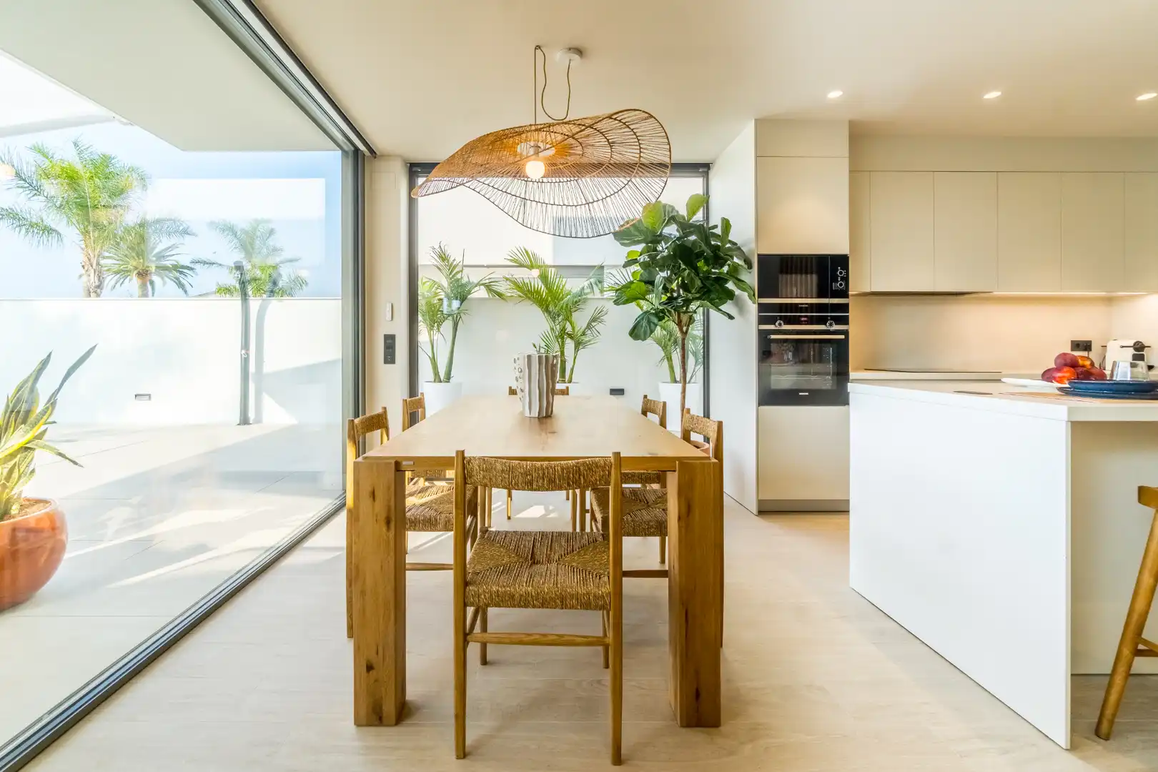 Comedor de Casa adosada de alquiler en Cambrils con Aire acondicionado, Calefacción y Jardín privado