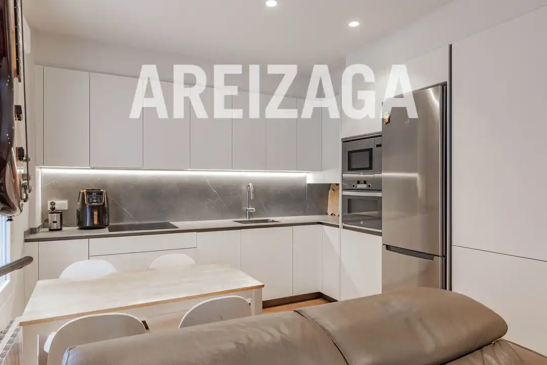 Kitchen of Flat for sale in Donostia - San Sebastián   with Heating