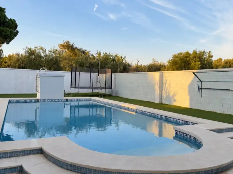 Piscina de Casa o chalet en venta en Arahal, Sevilla