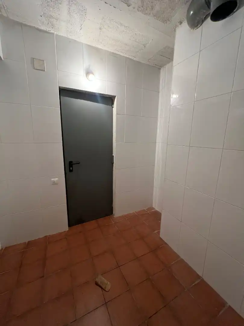 Baño de Garaje en venta en Barcelona con Alarma