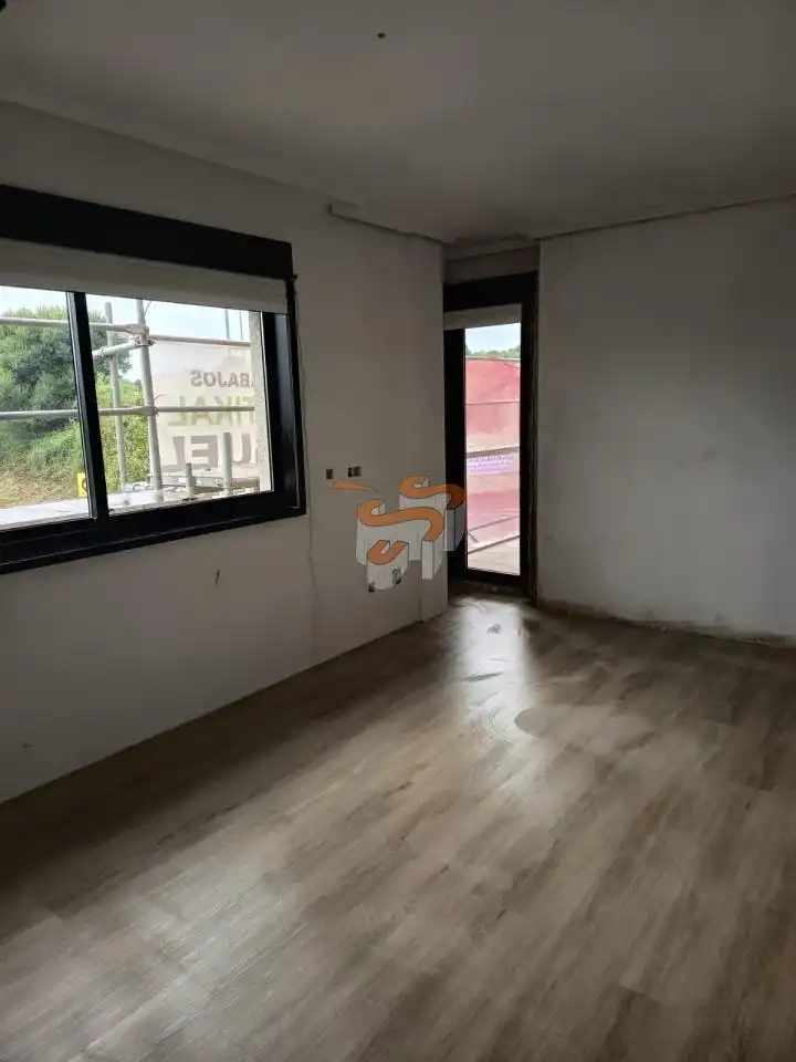 Casa adosada en venda en Ferrol amb Calefacció, Jardí privat i Terrassa