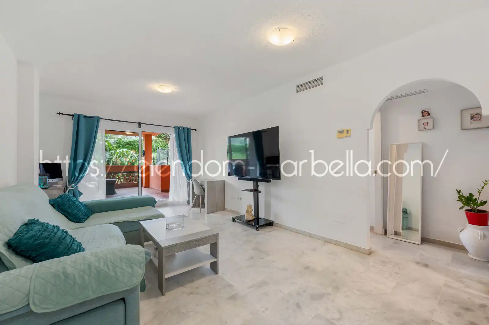 Wohnzimmer von Wohnungen zum Verkauf in Marbella mit Klimaanlage, Terrasse und Möbliert