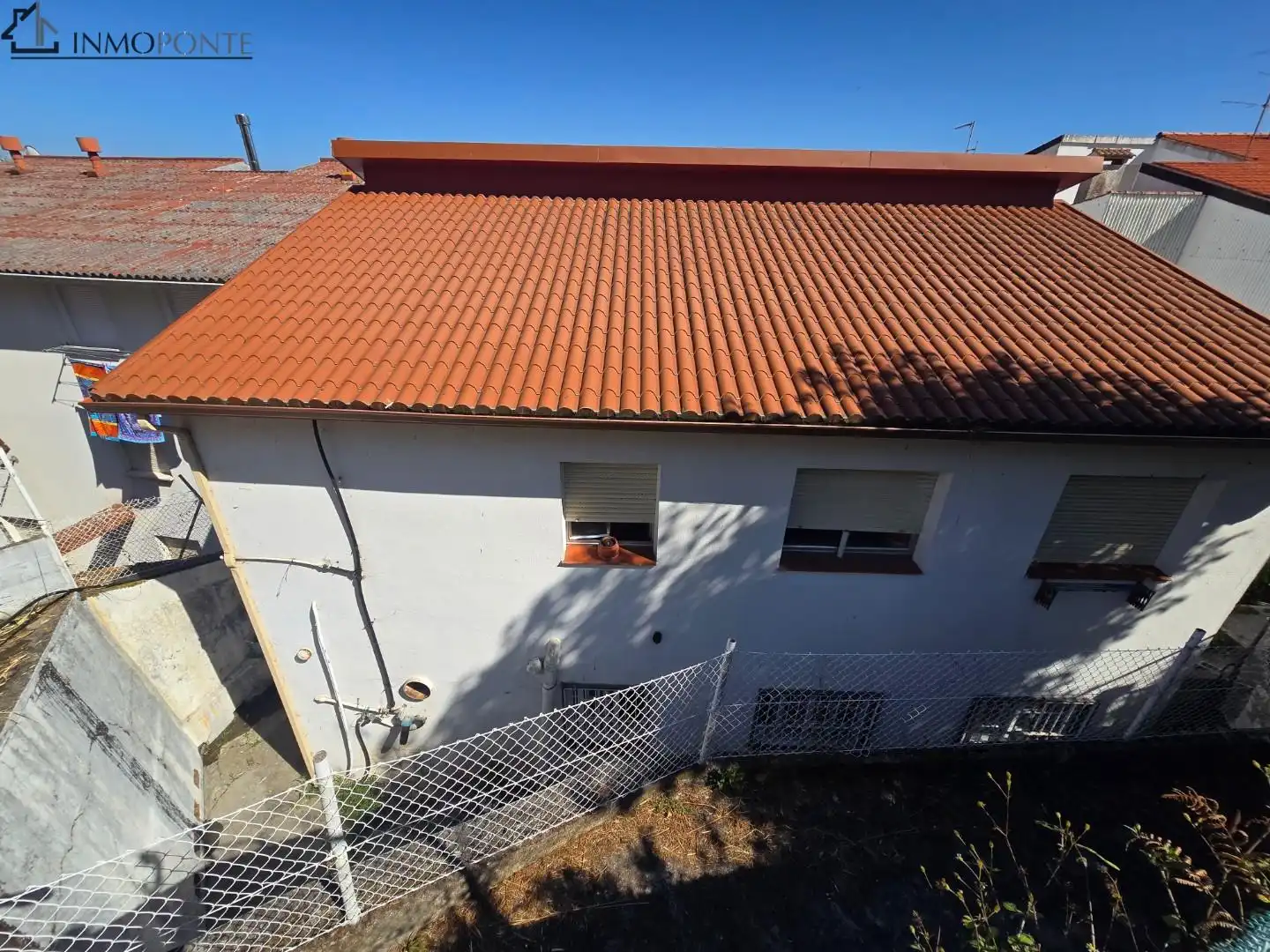 Vista exterior de Casa o xalet en venda en Poio amb Jardí privat