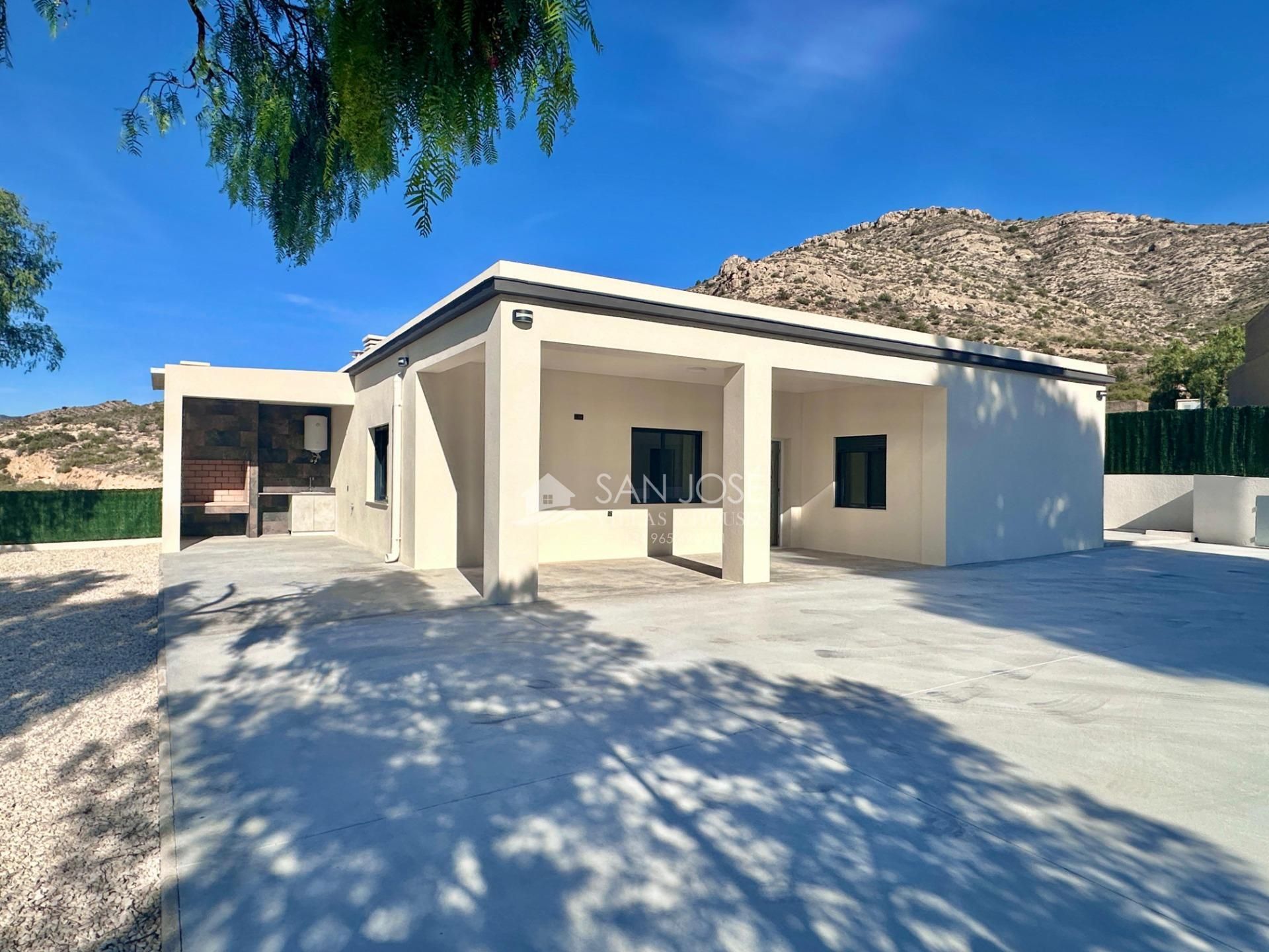 Außenansicht von Haus oder Chalet zum Verkauf in Aspe mit Privatgarten und Abstellraum