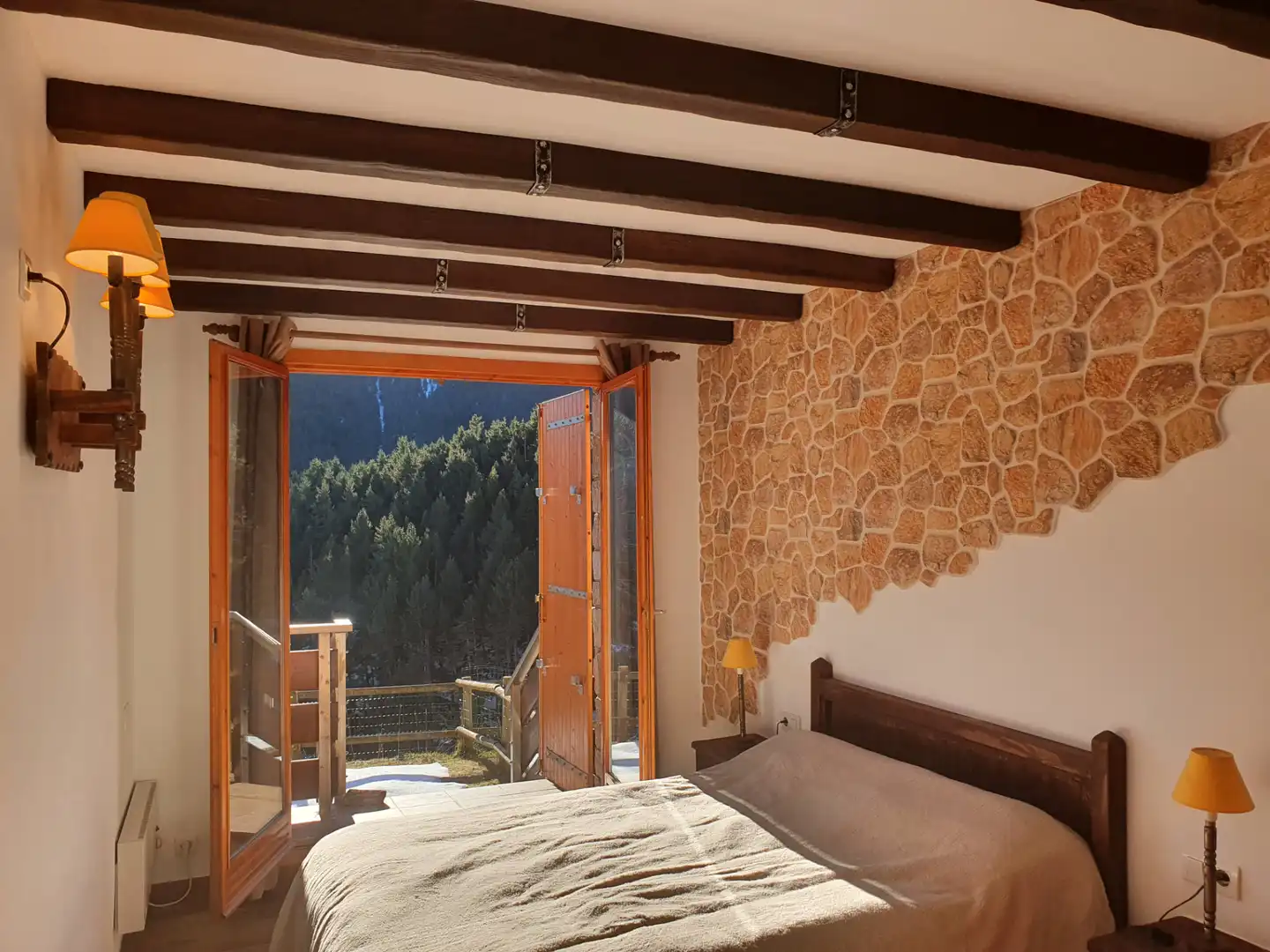 Habitación de Piso de alquiler en Alp con Jardín privado, Amueblado y Balcón