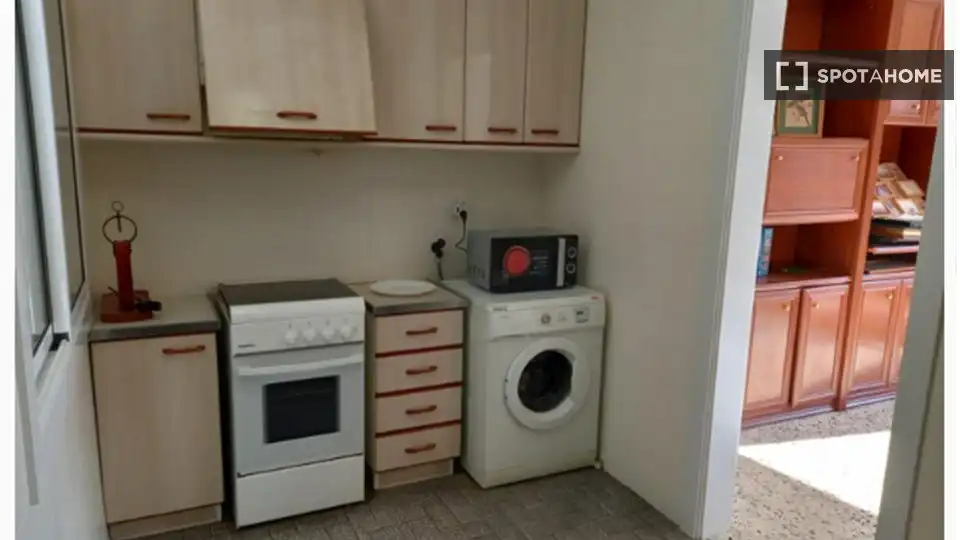 Cocina de Piso para compartir en Cerdanyola del Vallès con Aire acondicionado, Calefacción y Terraza
