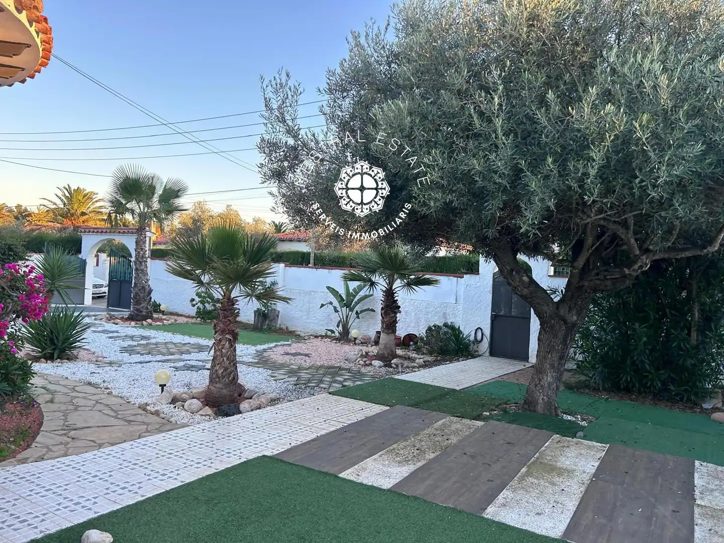 Vista exterior de Casa o xalet en venda en Mont-roig del Camp amb Aire condicionat, Calefacció i Terrassa