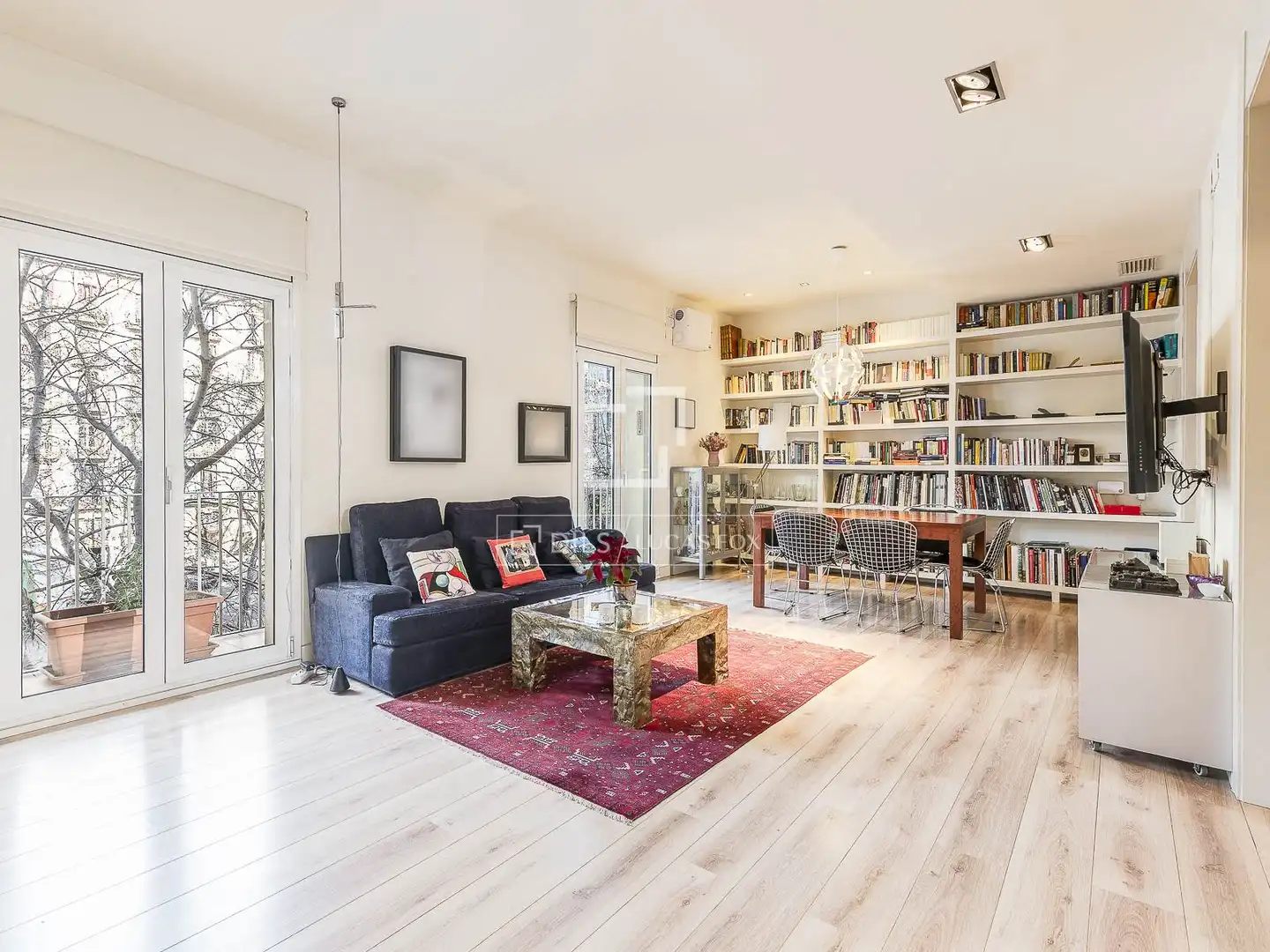 Sala d'estar de Pis en venda en Barcelona amb Aire condicionat, Calefacció i Parquet