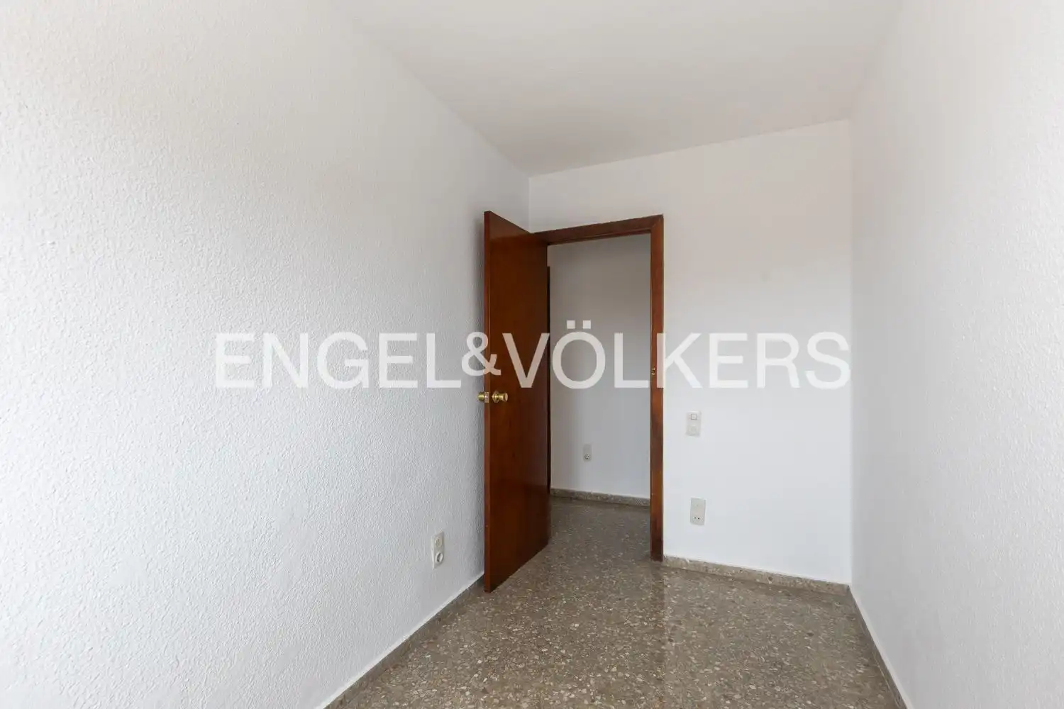 Attic for rent in Valencia  with Air Conditioner, Heating and Terrace