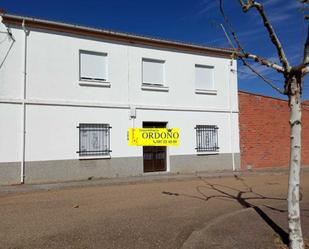 Exterior view of Country house for sale in Pozuelo del Páramo  with Terrace