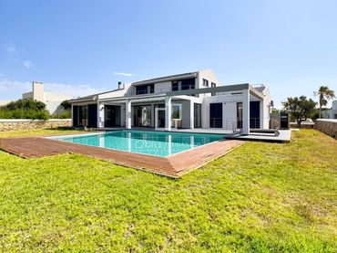 Villa con piscina in vendita a Cala Blanca
