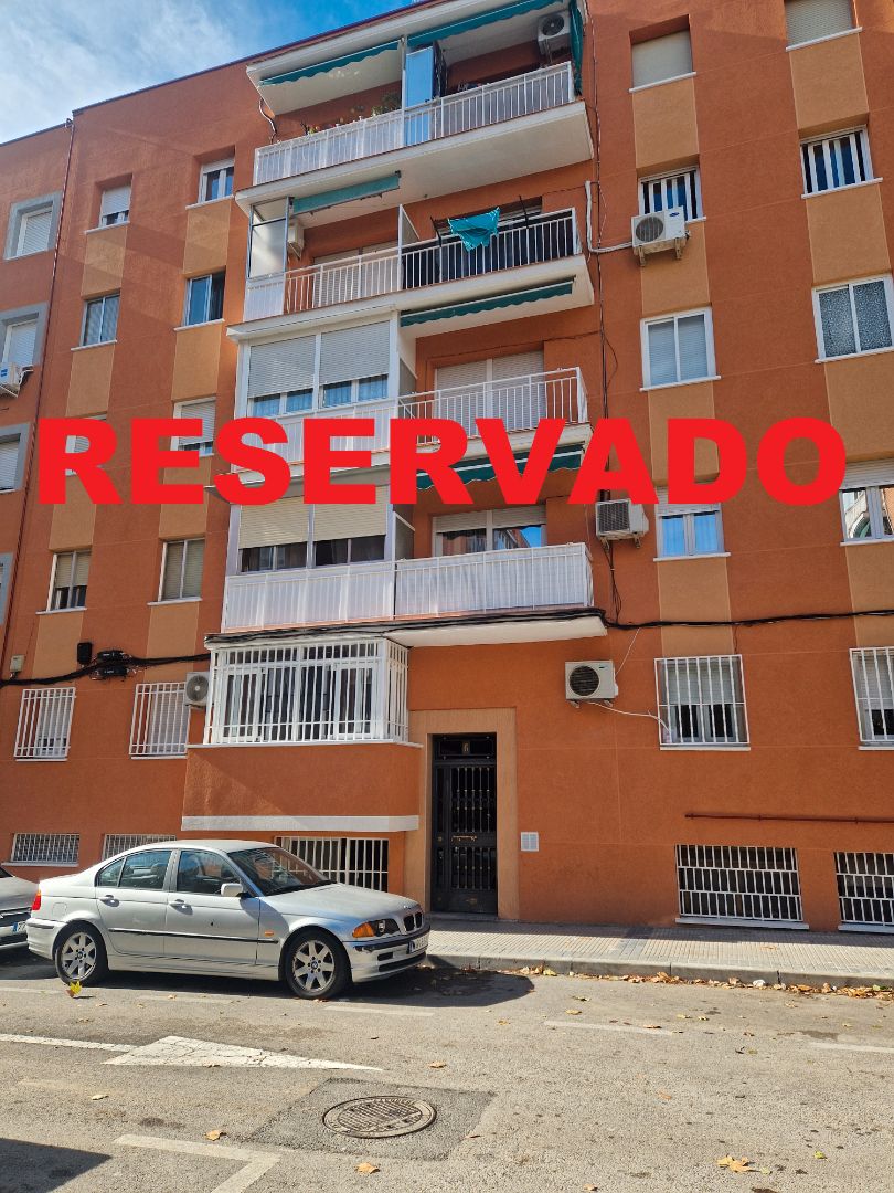 Piso en venta en Calle Ribota, Parque Mayor, Centro