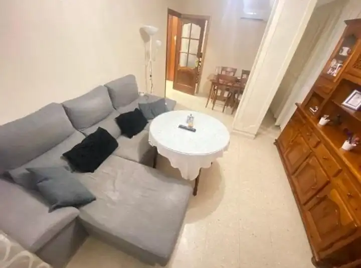 Sala d'estar de Pis de lloguer en Cáceres amb Aire condicionat, Moblat i Microones