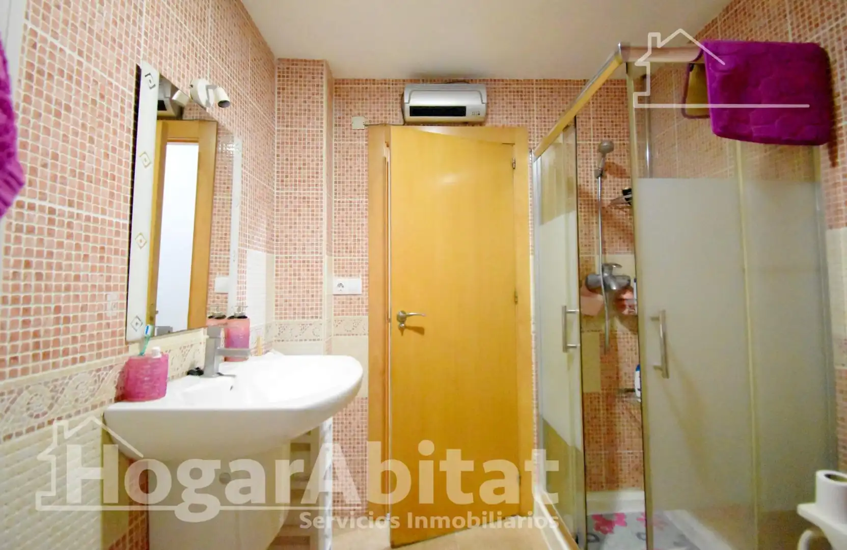 Bathroom of Flat for sale in Oliva  with Air Conditioner, Heating and Terrace