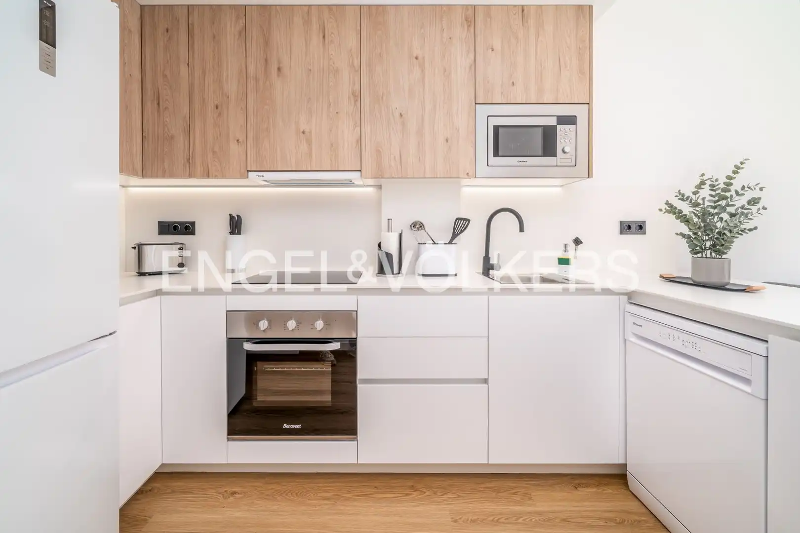 Cocina de Piso en venta en L'Hospitalet de Llobregat con Aire acondicionado, Calefacción y Balcón