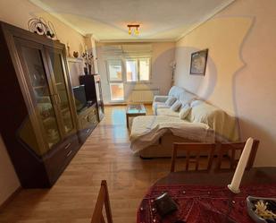 Living room of Flat for sale in Salamanca Capital  with Balcony