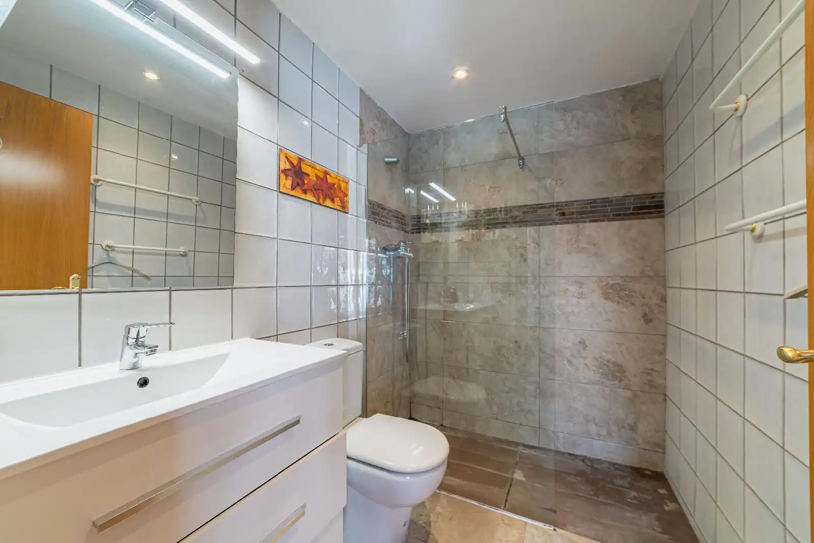 Badezimmer von Einfamilien-Reihenhaus zum Verkauf in Vilassar de Mar mit Klimaanlage, Heizung und Terrasse