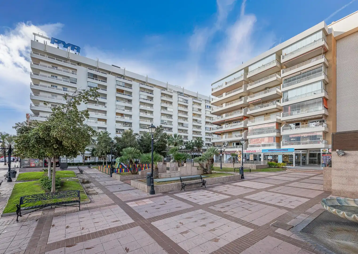 Vista exterior de Apartament en venda en Fuengirola amb Aire condicionat, Calefacció i Jardí privat