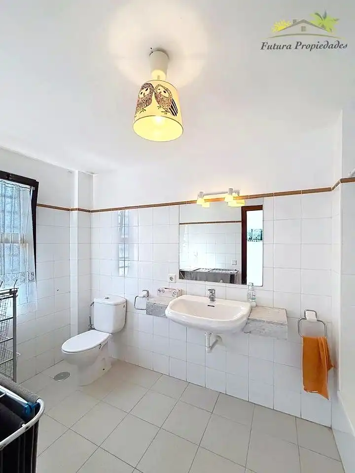 Baño de Piso en venta en Teguise con Terraza y Piscina comunitaria