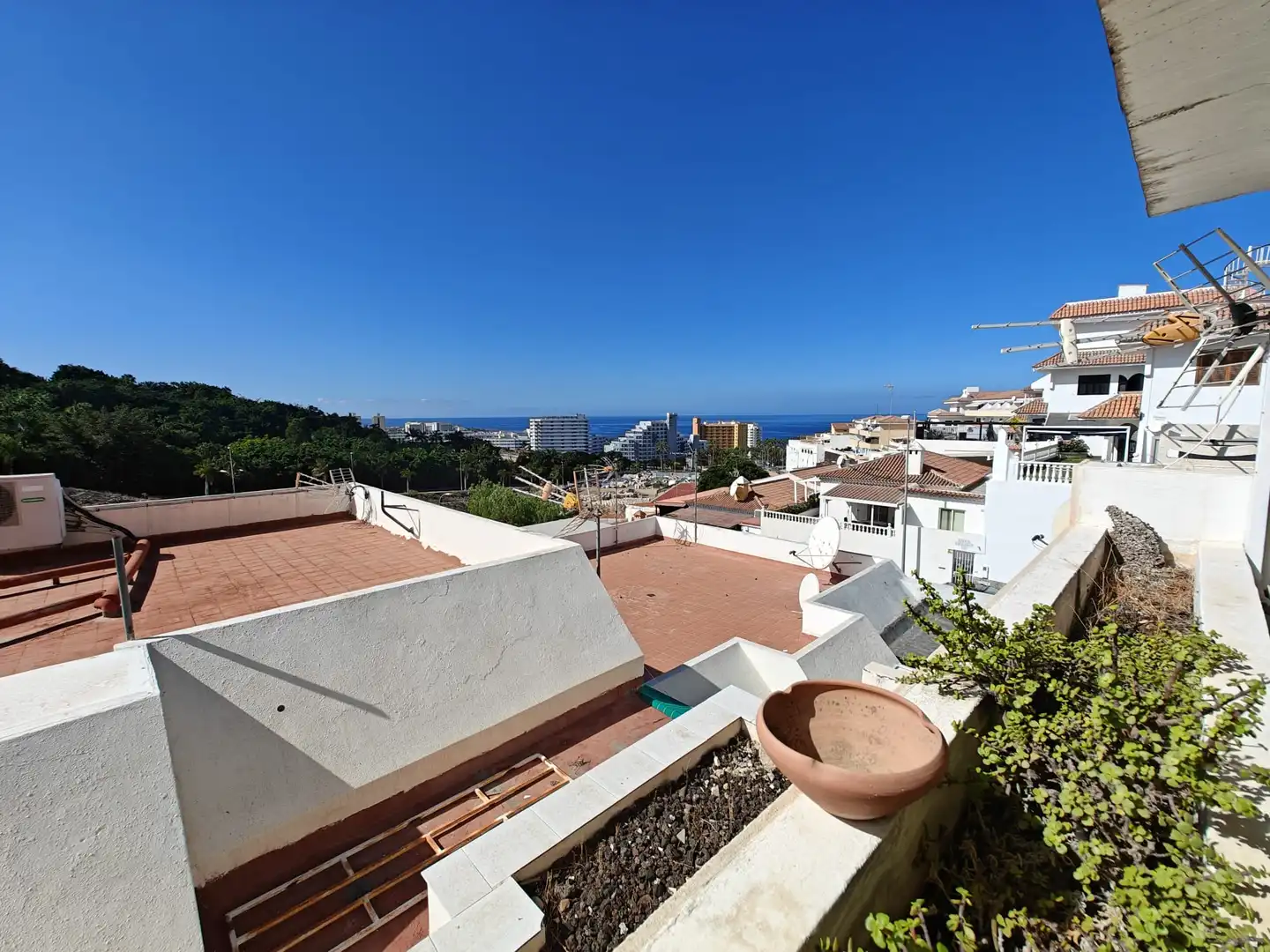Vista exterior de Apartament en venda en Adeje amb Terrassa, Moblat i Forn