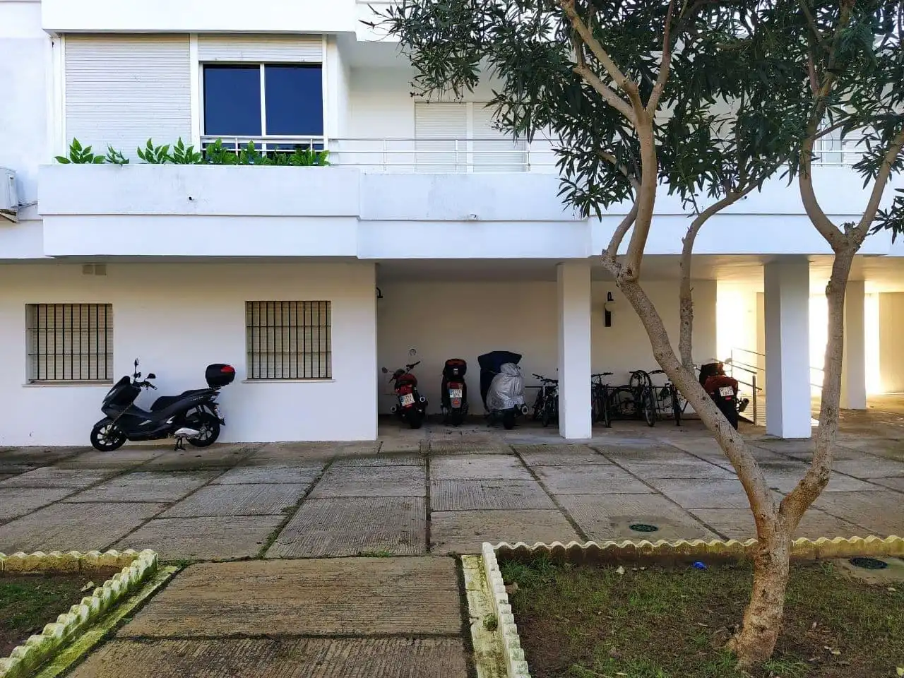Vista exterior de Local en venta en El Puerto de Santa María