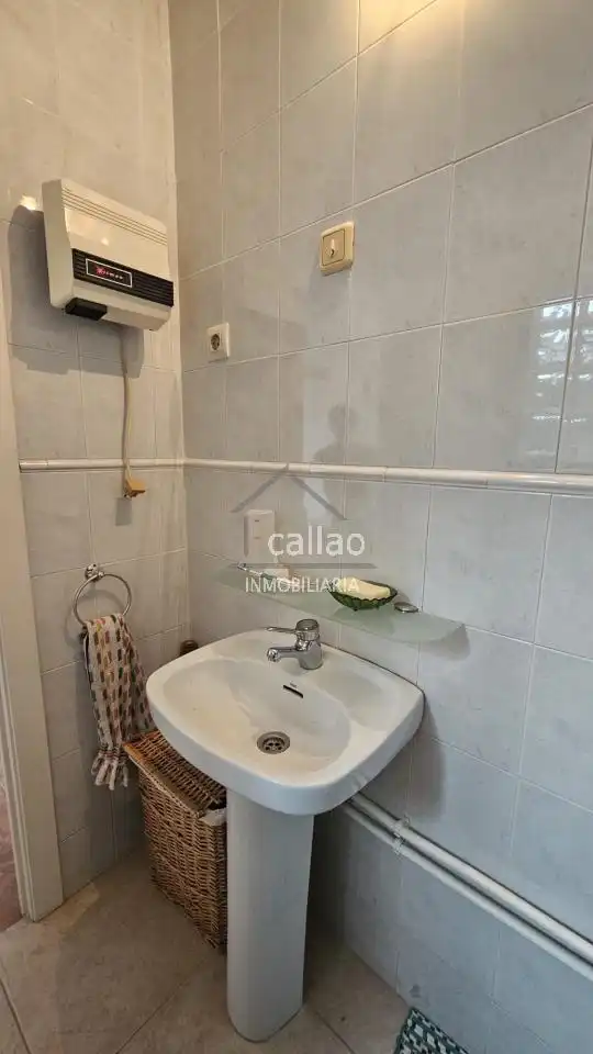 Baño de Piso para compartir en Fene, A Coruña