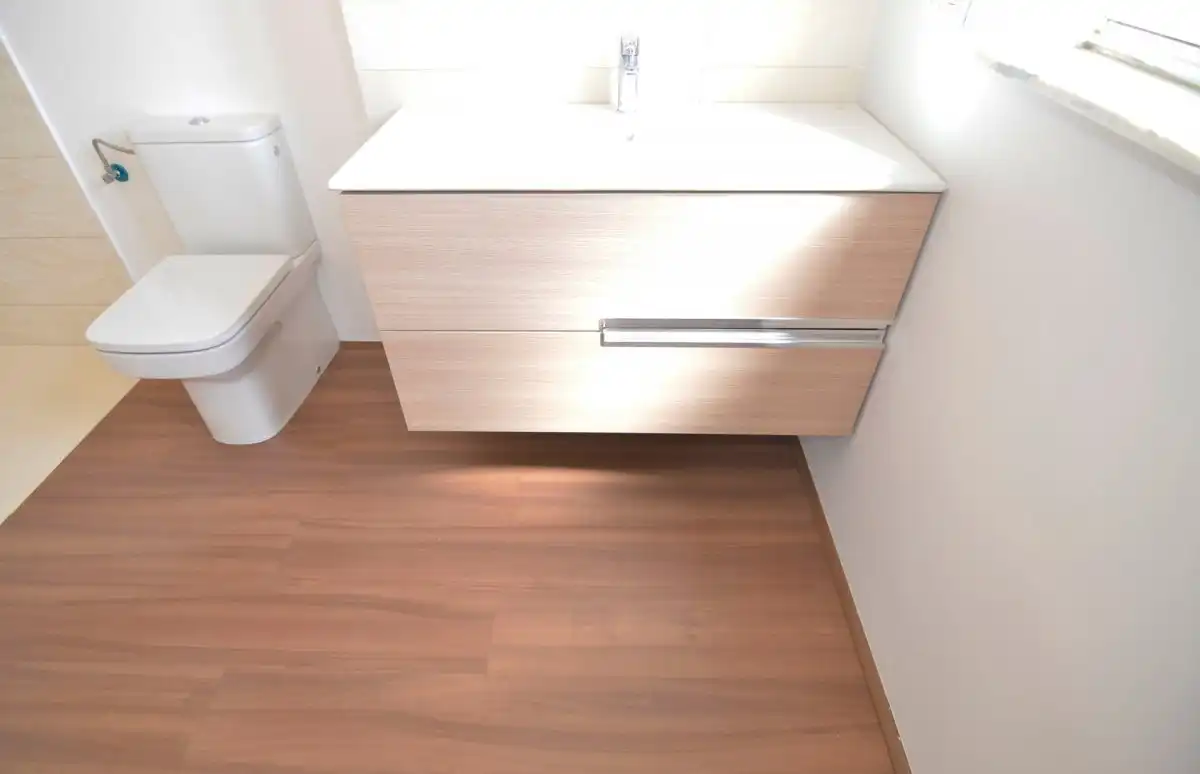 Bany de Casa o xalet en venda en Calvarrasa de Abajo amb Terrassa, Piscina i Moblat