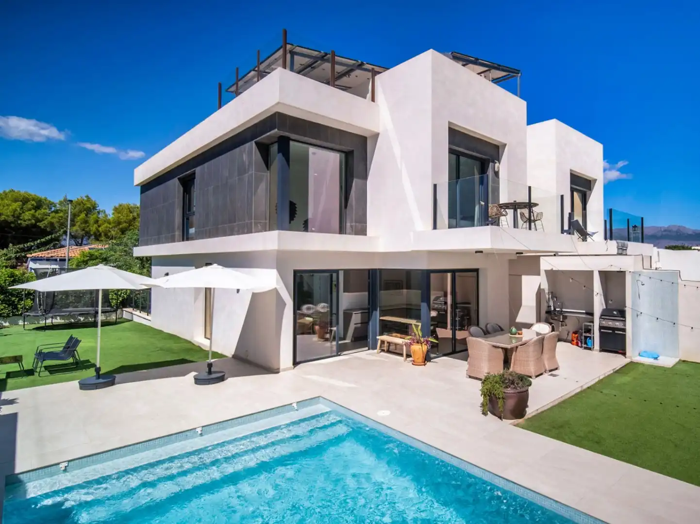 Chalet con terraza en venta en L'Albir